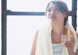 ハーブピーリングで肌のセルフケアを